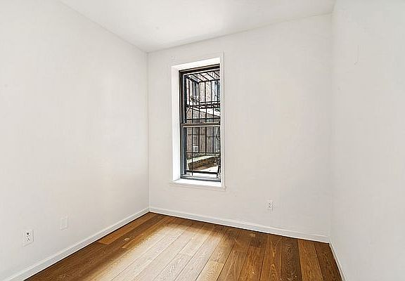 5th image of 196 Elizabeth St APT 3