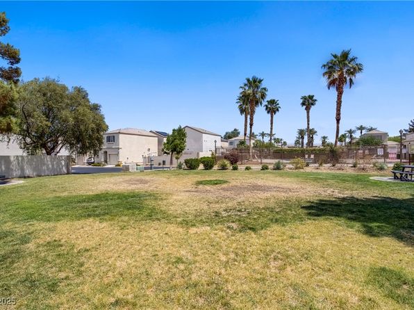 8125 Turbys Treehouse Pl, Las Vegas, NV 89131