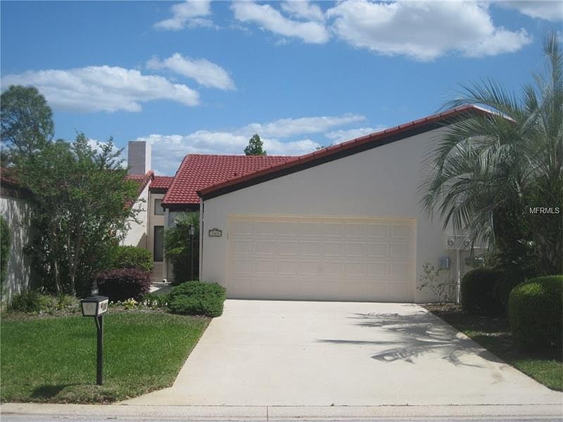 1st image of 563 Clubhouse Dr