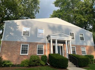 523 E University Dr APT 903, Rochester, MI 48307