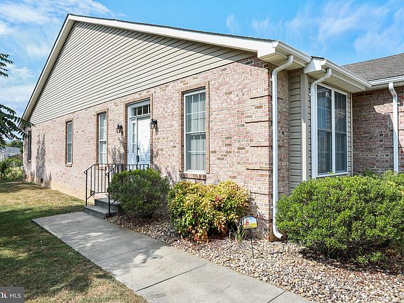 4th image of 344 Lora Dr