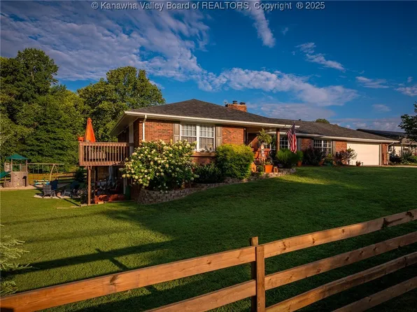 203 Beechwood Ests, Scott Depot, WV 25560