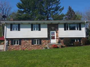 220 Moore Rd, Washington, PA 15301