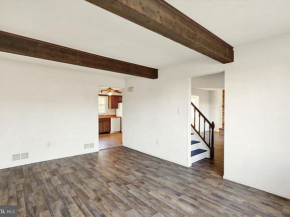 5th image of 918 Suellen Dr