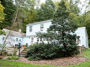 21 Hollow Rd, Glen Gardner, NJ 08826