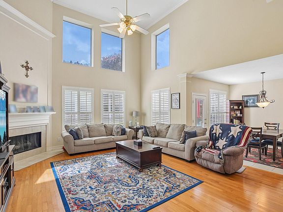 2nd image of 2908 Park Bend Dr