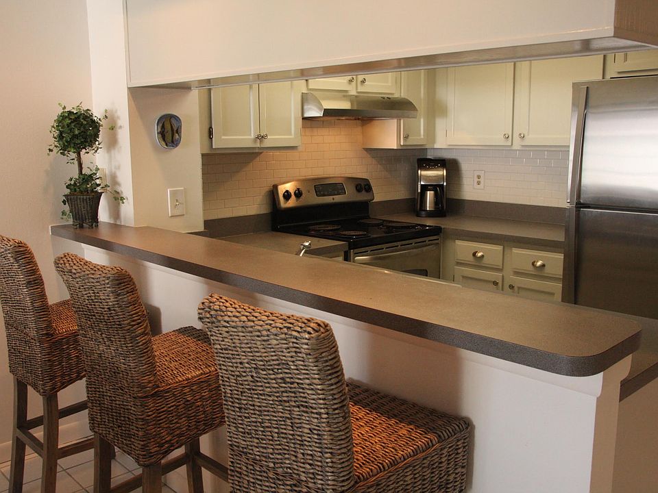 2nd image of 19201 Vista Ln APT D2