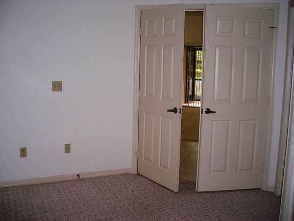 5th image of 336 SW Jackson Pl