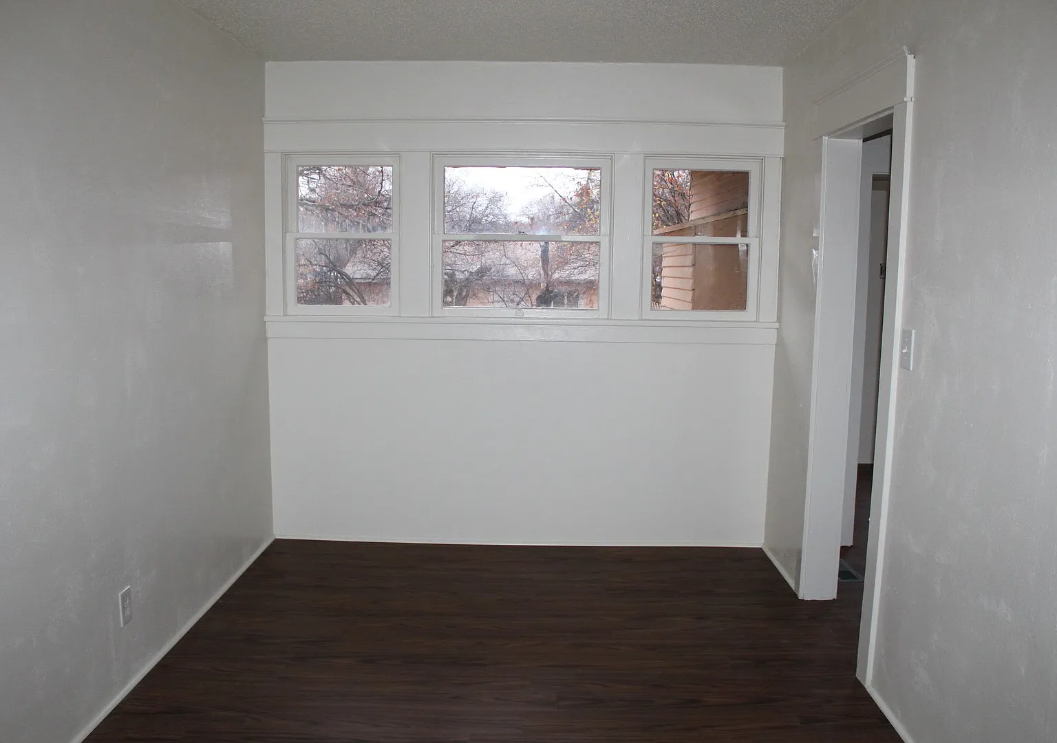 1835 Melrose — Photo 4