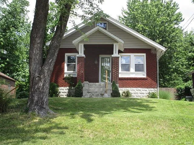 625 Forest Ave photo 1