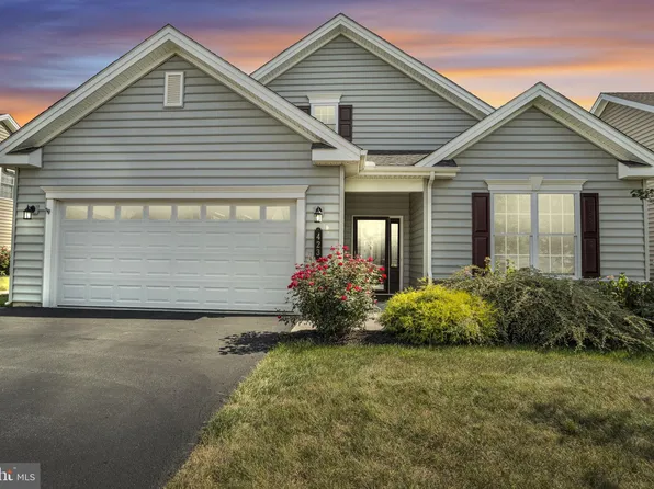 423 General Dr, Mechanicsburg, PA 17050