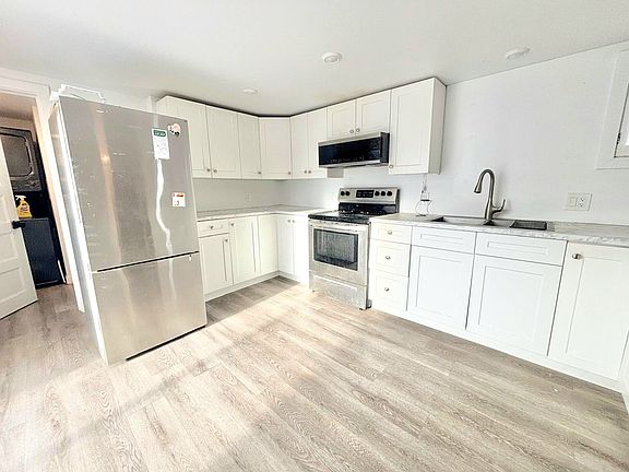 2nd image of 287 Saint John St #0