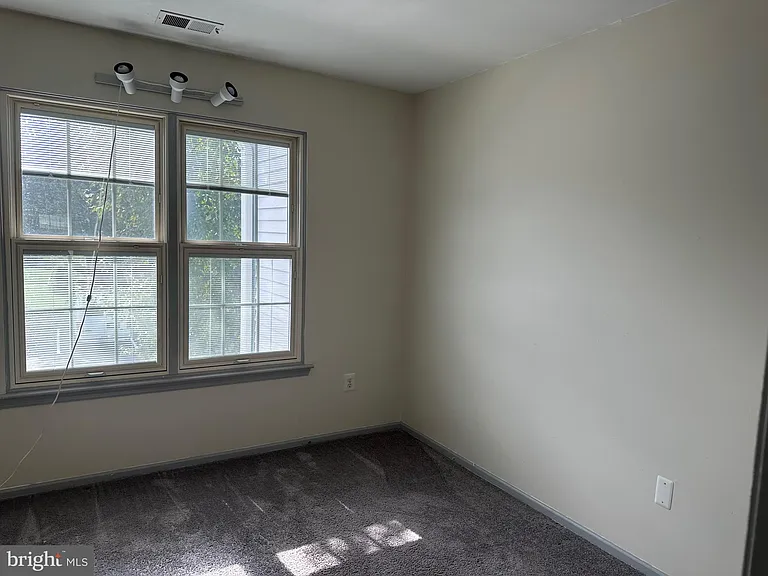 128 Andover Pl — Photo 4