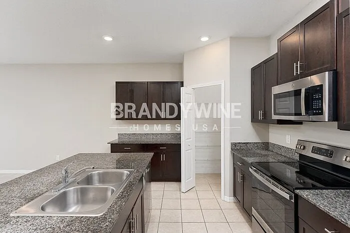 5595 Mercado Dr — Photo 11
