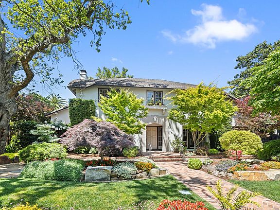 3rd image of 828 Blandford Blvd