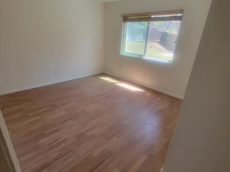 908 Cimarron Dr — Photo 6