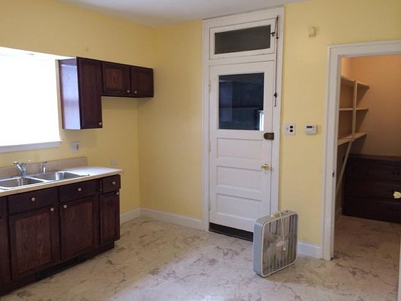 5th image of 2954 N Oak Park Ave