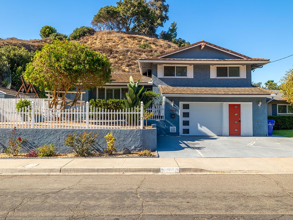 Large 5br/4ba home with pool