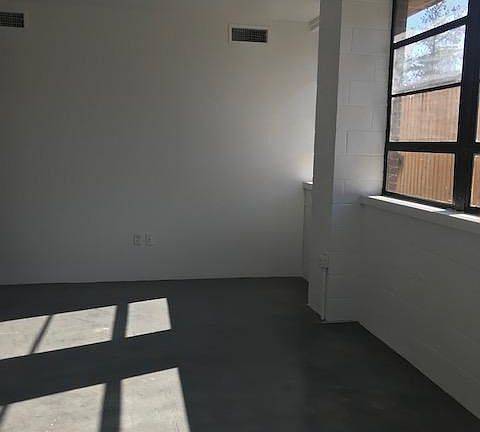 5th image of 508 Saint James St #3