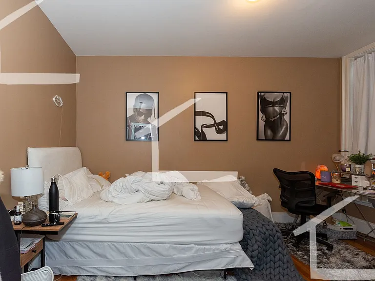 15 Saint Lukes Rd #1 — Photo 5
