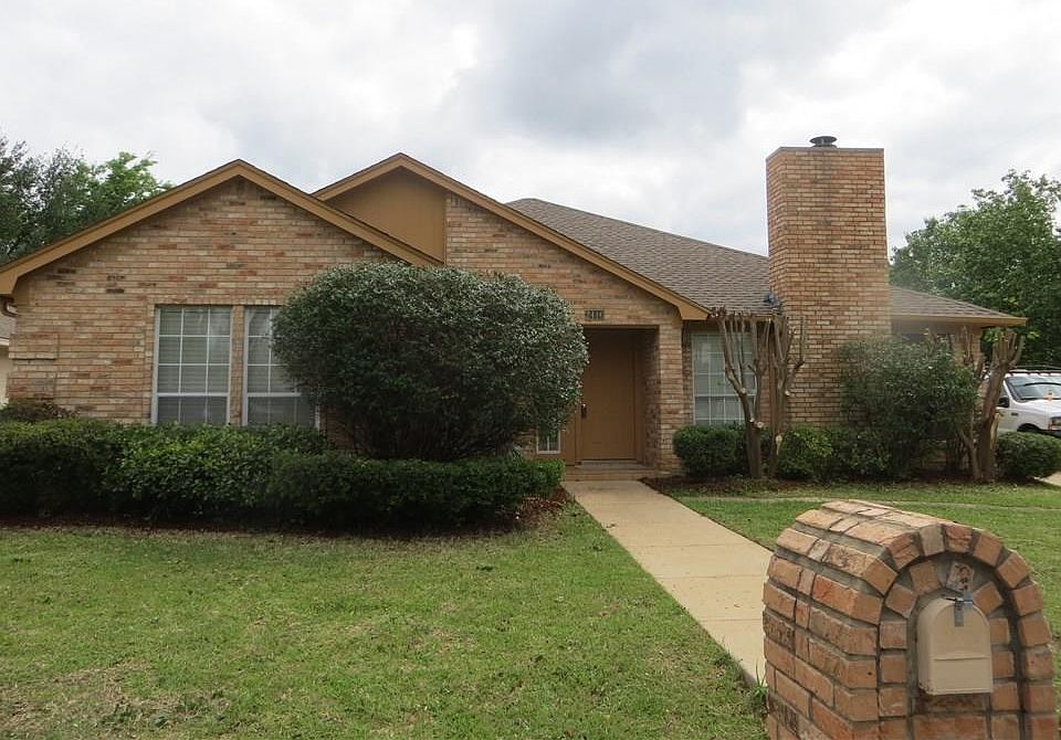 1st image of 2416 Garden Park Ct