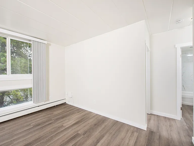 28 Garden Cres — Photo 11