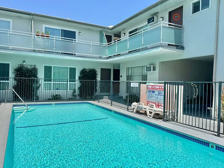 11720 Bellagio Rd — Photo 14
