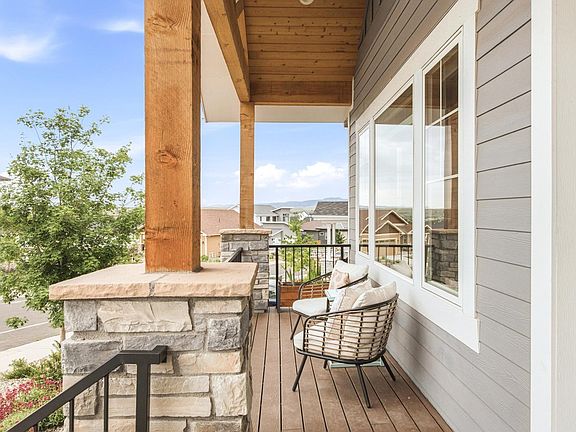 3rd image of 917 Arapahoe Cir