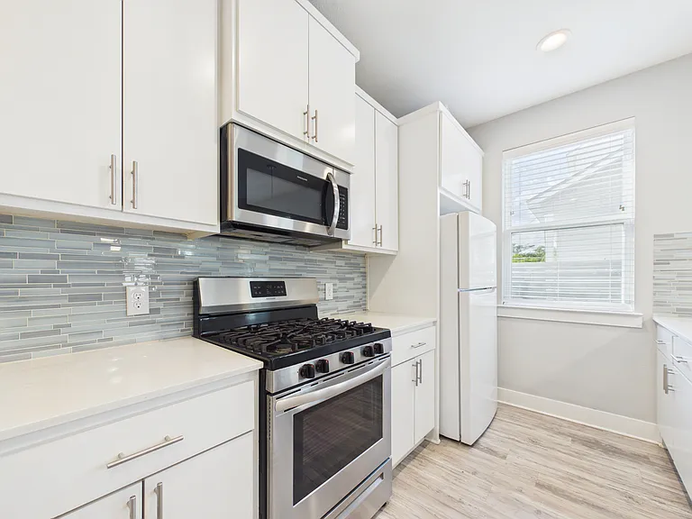 6713 Porter St #B — Photo 8