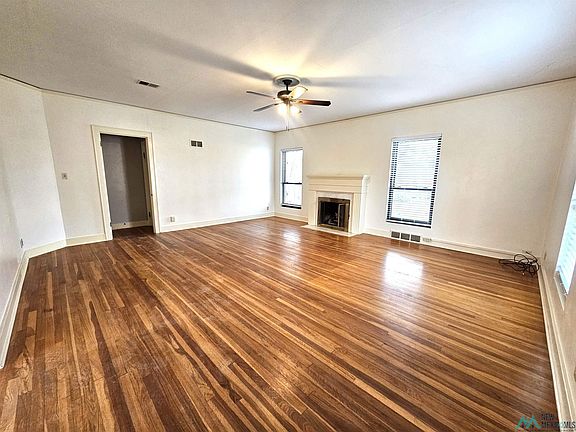 3rd image of 708 N Lea Ave