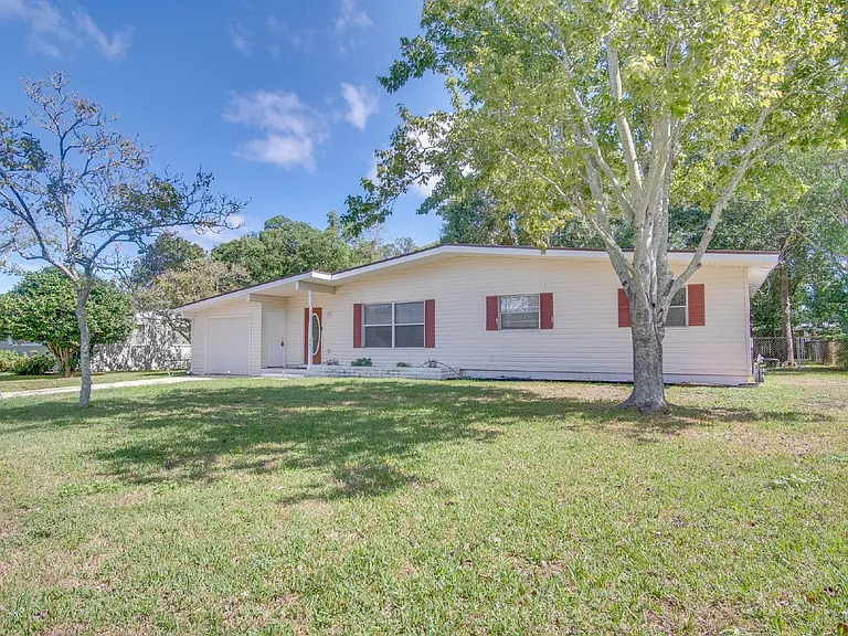 3371 Wellington Rd — Photo 2