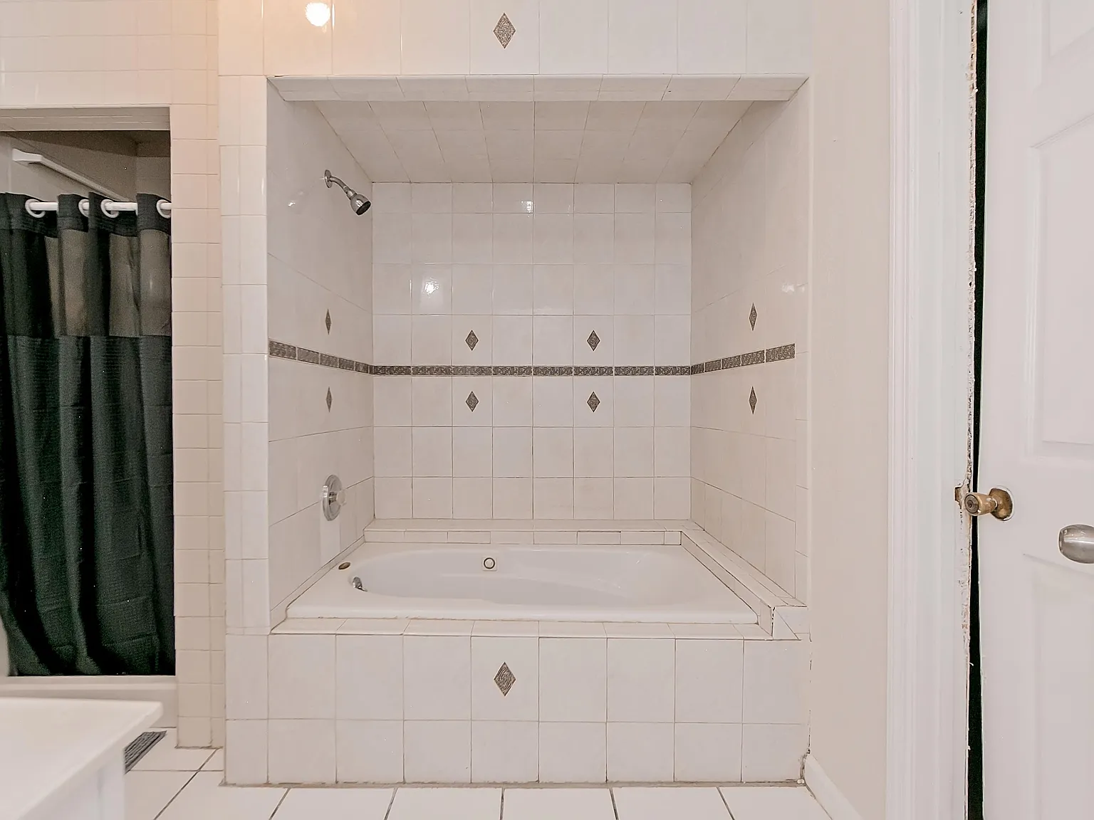 4 bed, 2.0 bath, 1440 sqft, $1,139 — Photo 4