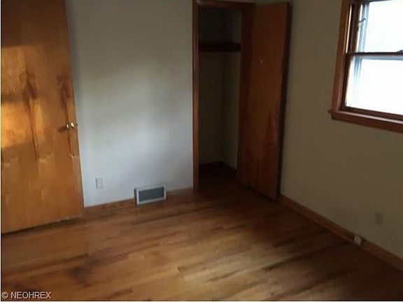 4th image of 61 Ferncliff Ave