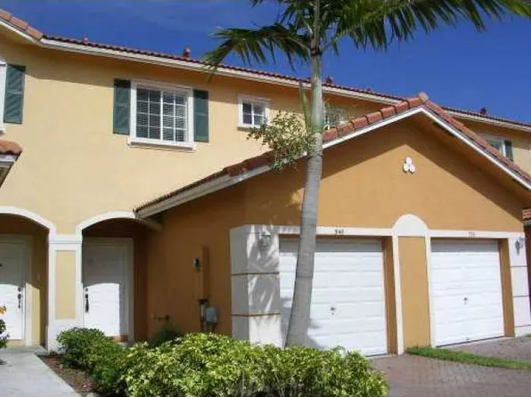 5611 Taylor St, Hollywood, FL 33021