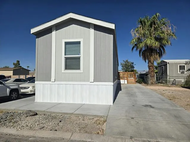 3 bed, 2.0 bath, 924 sqft, $1,860 — Photo 4