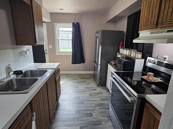 4th image of 2745 Share St