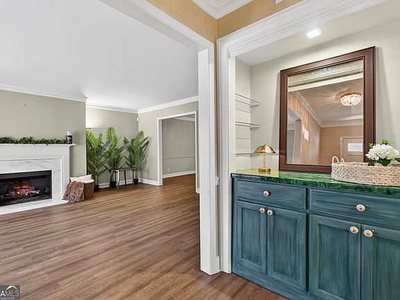 5th image of 360 Vista Cir APT B