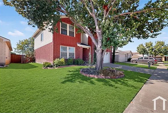 3 bed, 2207 sqft, $2,700 — Photo 3