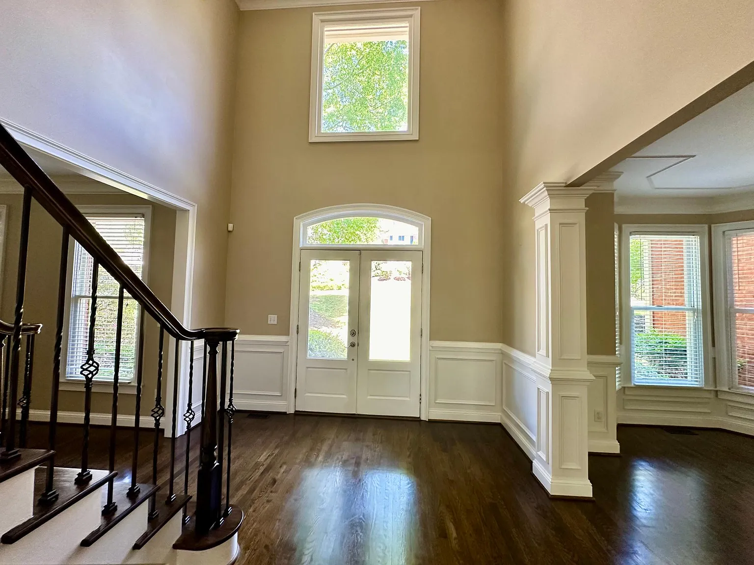 5 bed, 4963 sqft, $4,500 — Photo 3