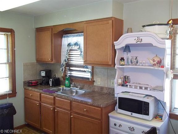 3rd image of 6122 Vandalia Ave