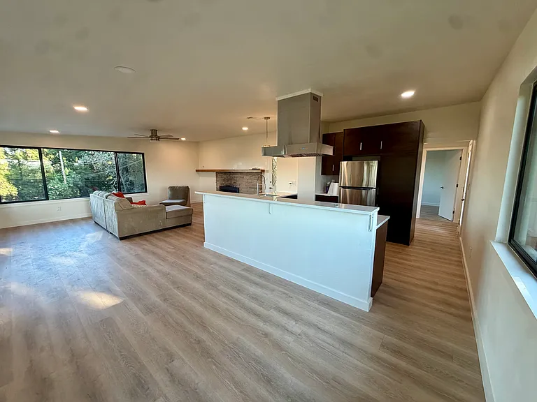 750 Gough Ave #750 — Photo 2