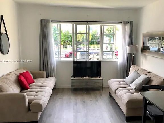 2nd image of 810 7th St Unit 106