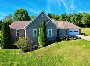 32582 Spring Crest Dr, Glade Spring, VA 24340