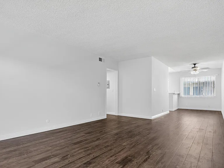 Rose Terrace Apartment Homes — Photo 10