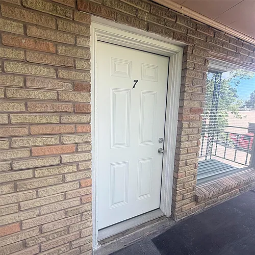 4624 Bell St #7 Photo 1