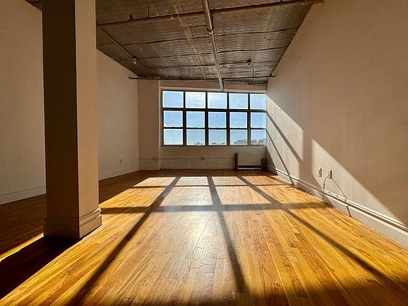 4th image of 260 Moore St APT 206