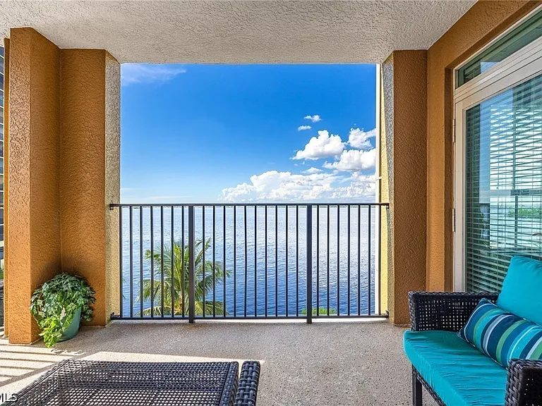 2825 Palm Beach Blvd #401 — Photo 36