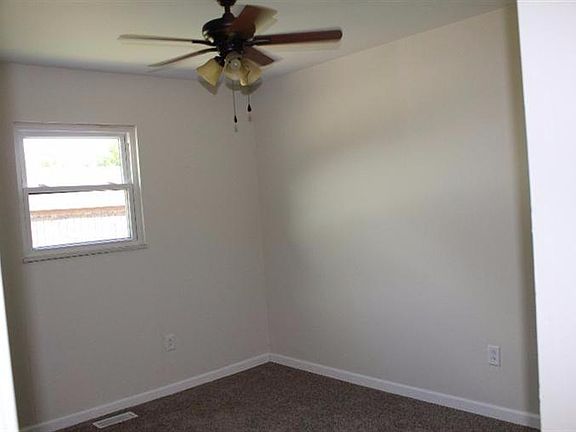 5th image of 1100 Sheri Ln
