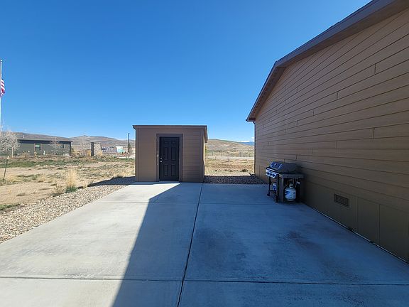 4th image of 551 Summit Trl #45