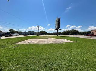 2402 Nall St, Port Neches, TX 77651